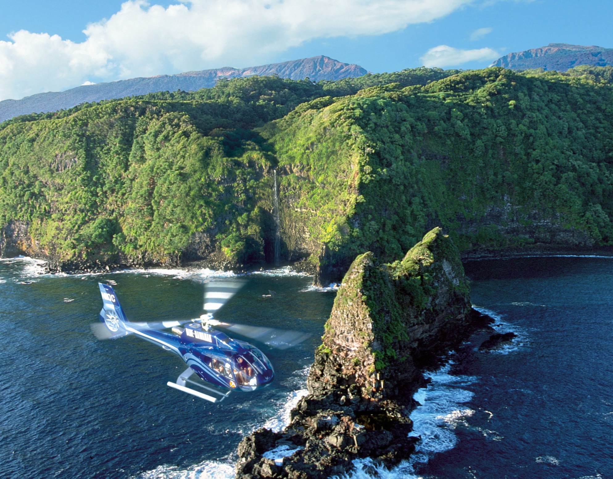 Enjoy the splendor of the islands by air on a private hawaii helicopter tour from mauna loa helicopter tours. Maui Helicopter Tours Jurassic Falls Helicopter Tour