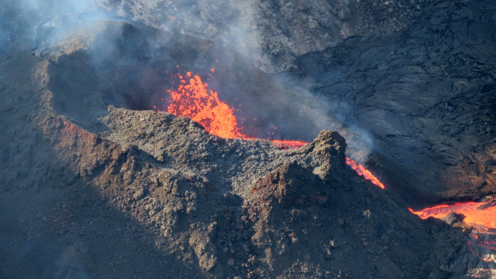 Exploring Big Island Volcano&nbsp;News
