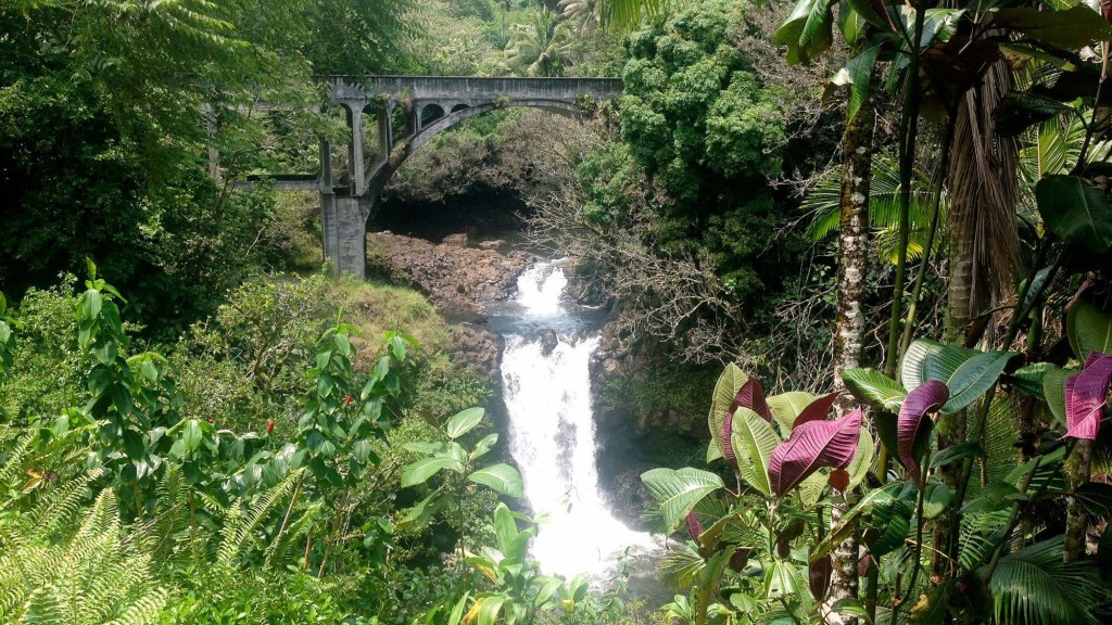 Exploring Big Island Cave Tour Package