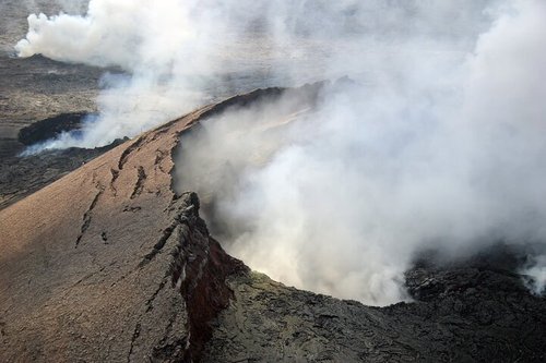 Amazing Helicopter Ride Big Island Volcano